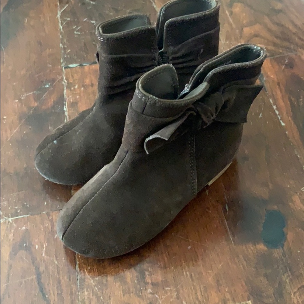 Janie and Jack brown suede boots